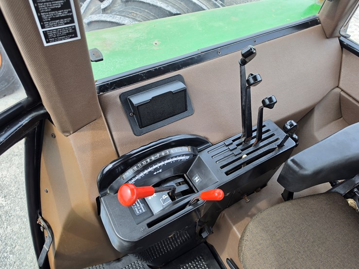1988-john-deere-4650-image-9