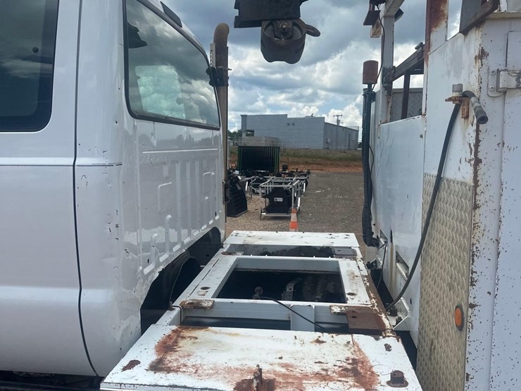 2005-ford-f650-image-9