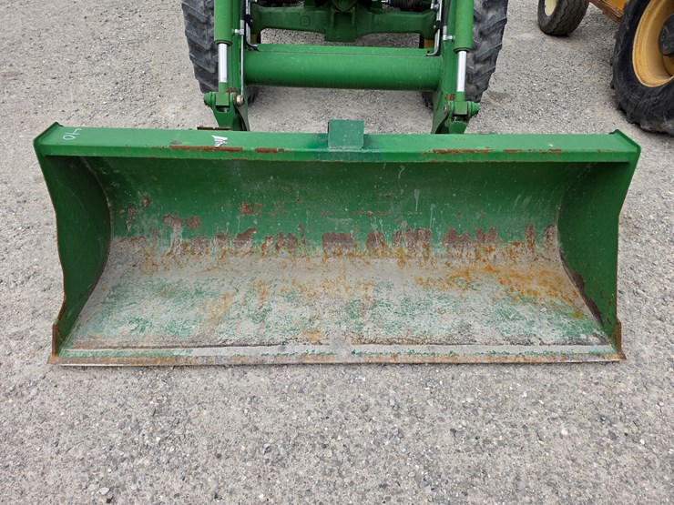 2009-john-deere-6115d-image-3