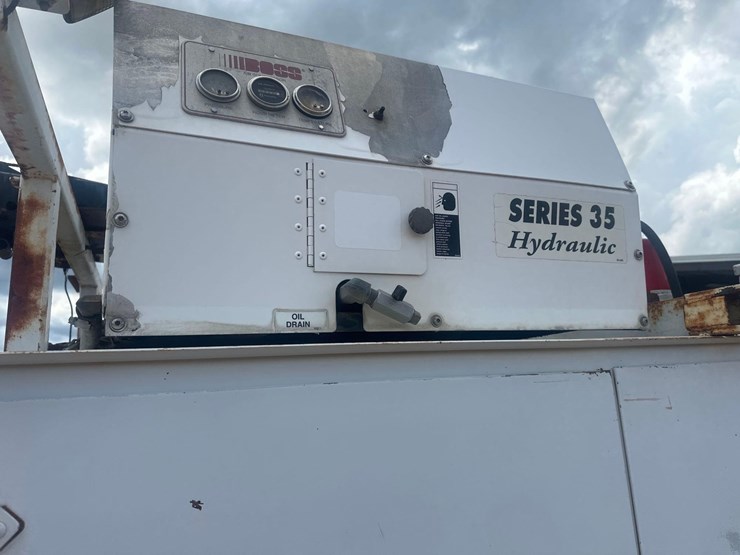 2005-ford-f650-image-10