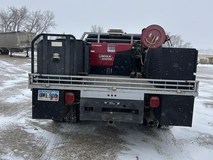 2016-ford-f350-xlt-image-6
