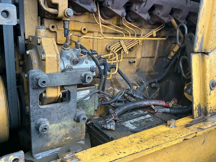 2012-deere-648-image-13