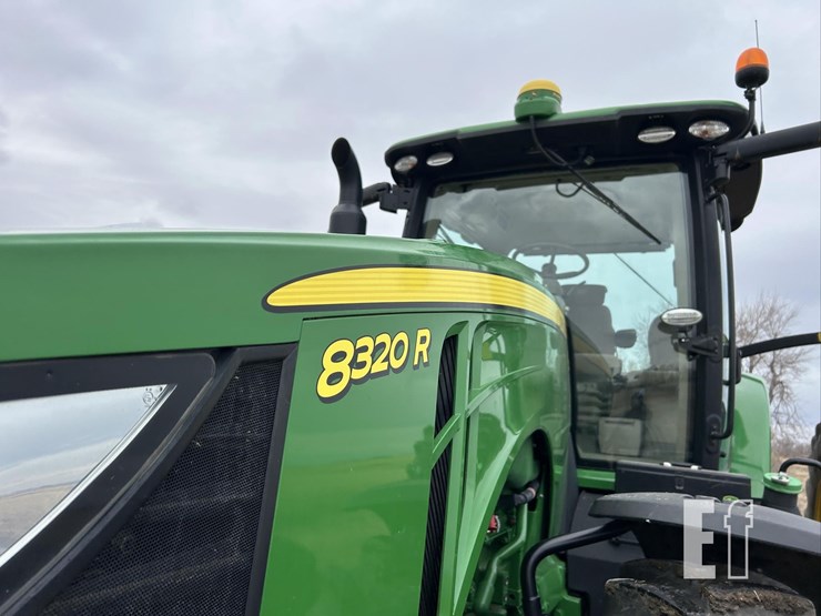2014-john-deere-8320r-image-14