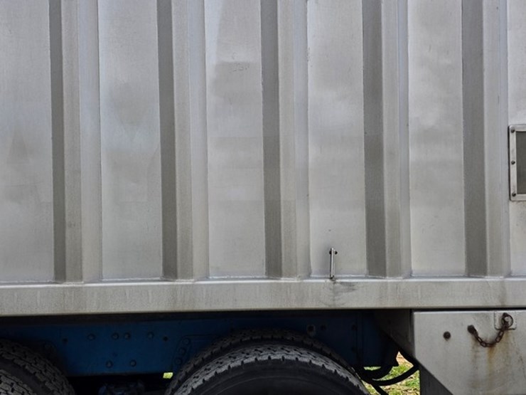 1991-ford-l9000-image-18