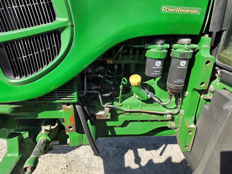 2011-john-deere-6140d-image-4