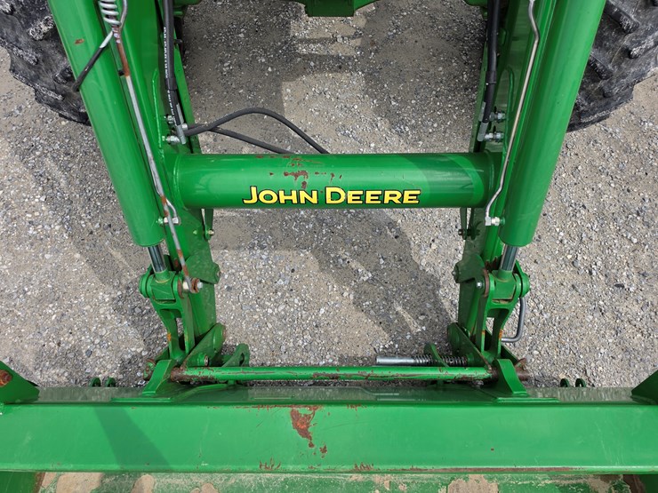 2014-john-deere-6140d-image-5