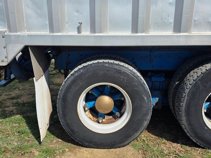 1991-ford-l9000-image-26