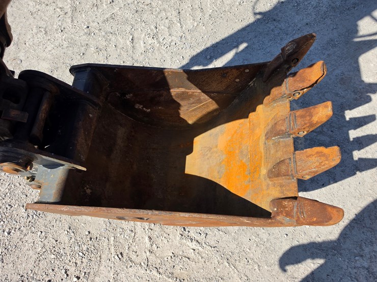 2018-deere-85g-image-4