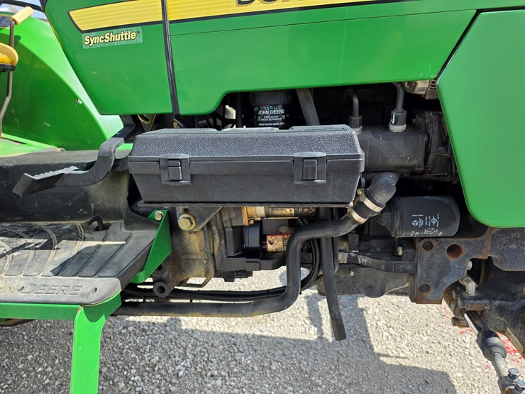 2004-john-deere-5220-image-17