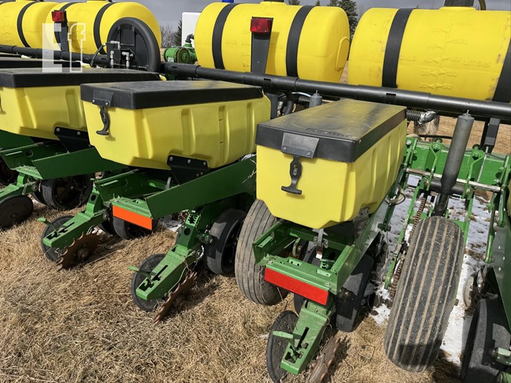 john-deere-1750-image-31