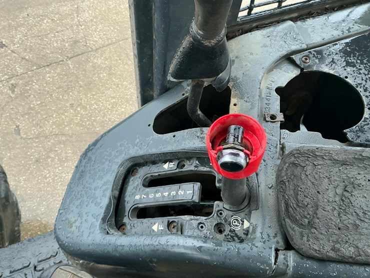 2012-deere-648-image-21