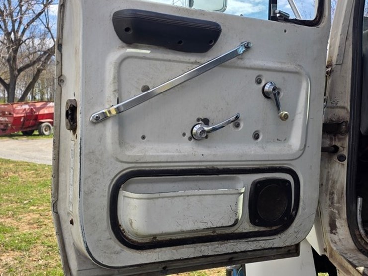 1991-ford-l9000-image-58