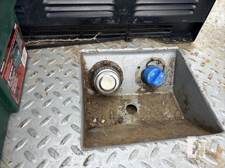 2016-ford-f350-xlt-image-24