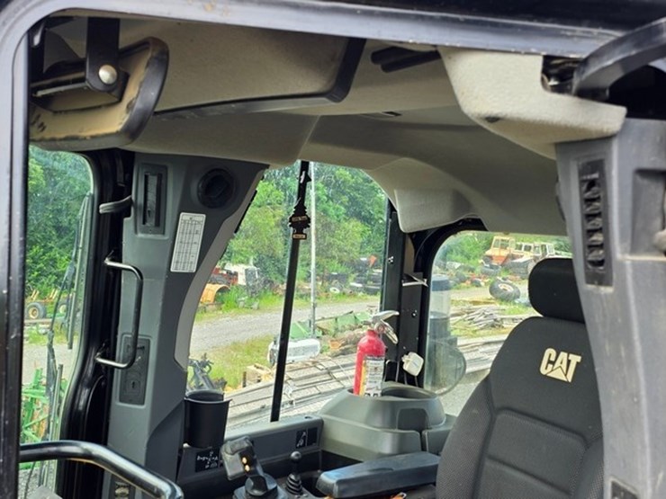 2021-caterpillar-d5-lgp-image-63