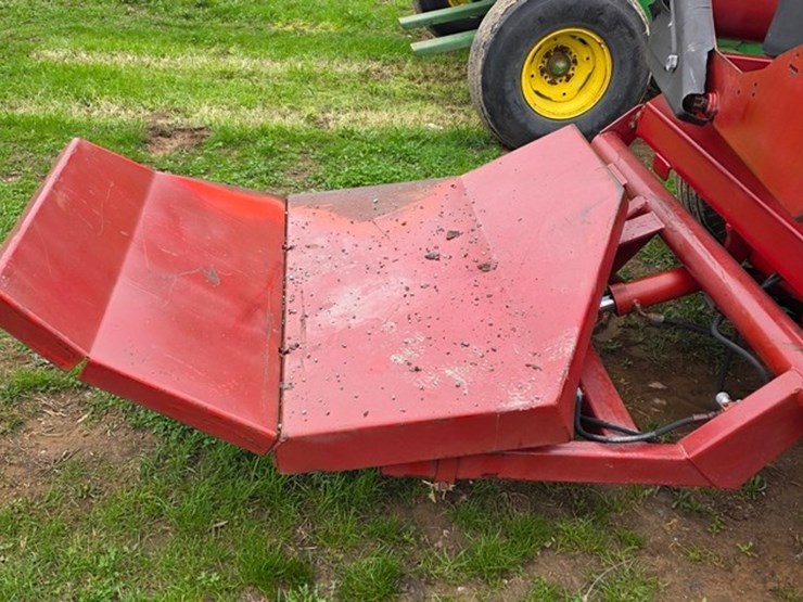 new-holland-b37p-image-11