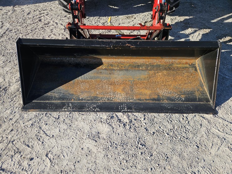 2012-case-ih-farmall-125a-image-3