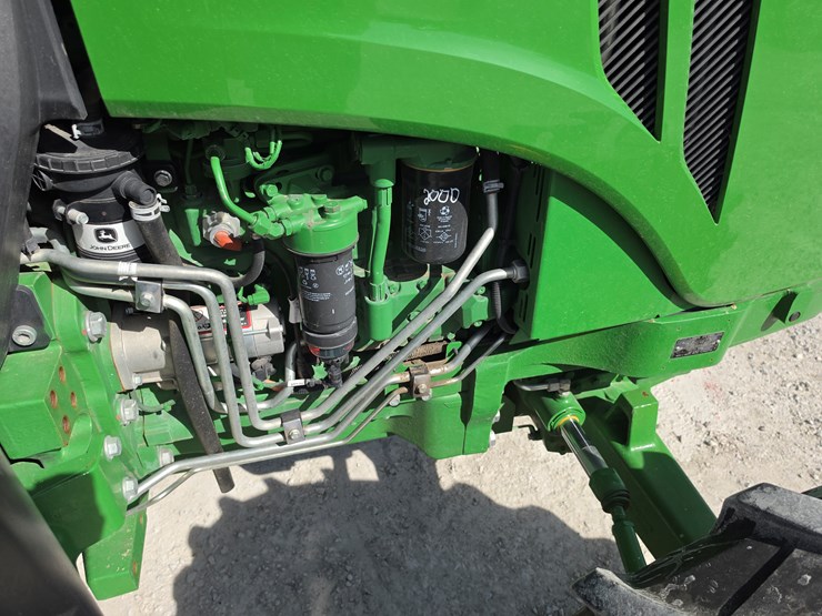 2022-john-deere-6135e-image-5