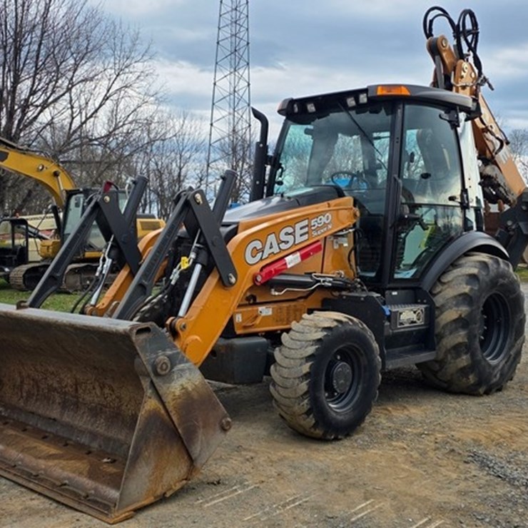 2020 CASE 590