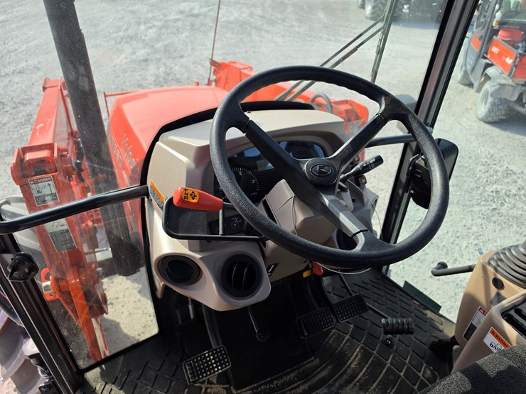 2022-kubota-m7060-image-13