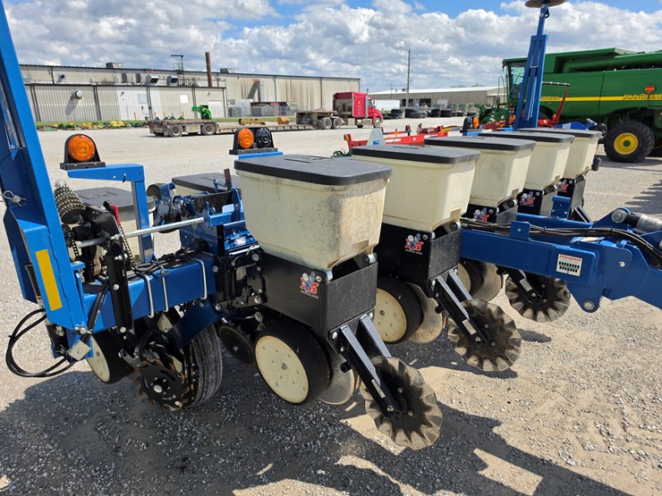 2016-kinze-3000-image-14