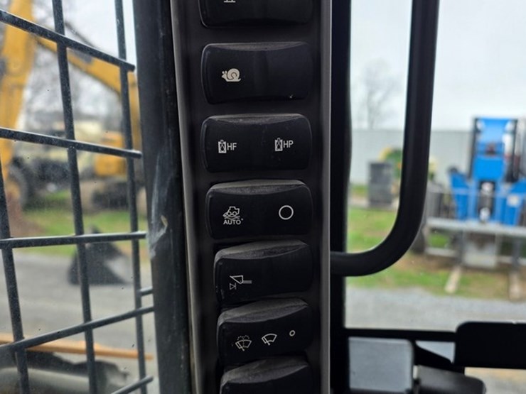 2022-case-tr340b-image-53