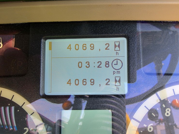 2017-john-deere-6110m-image-21