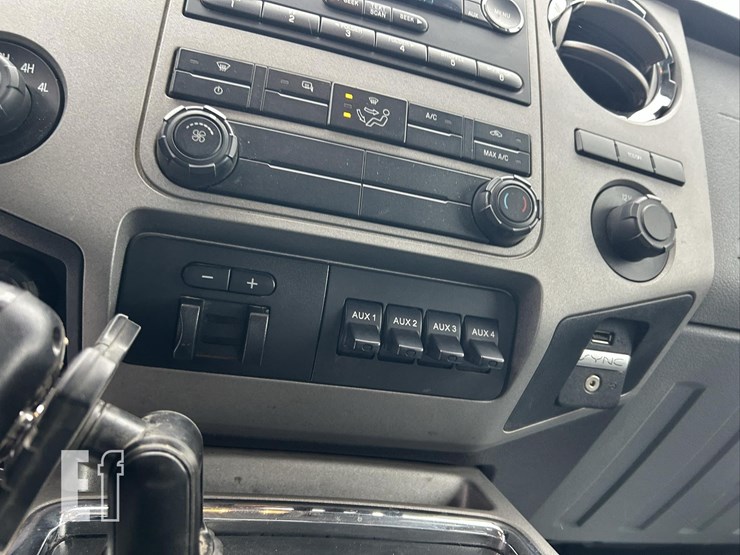 2016-ford-f350-xlt-image-19