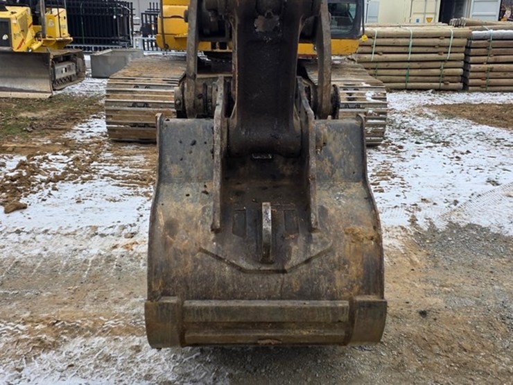 2012-deere-200d-lc-image-59