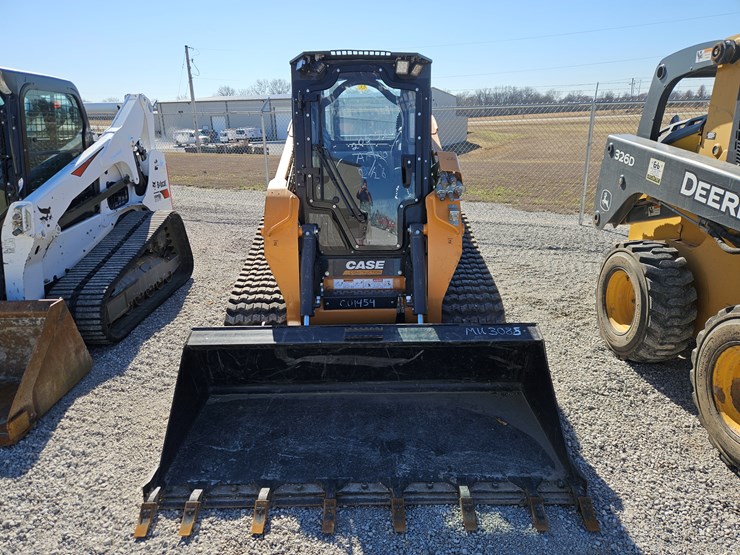 2024-case-tv450b-image-2