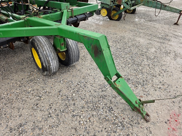 1990-john-deere-750-image-2