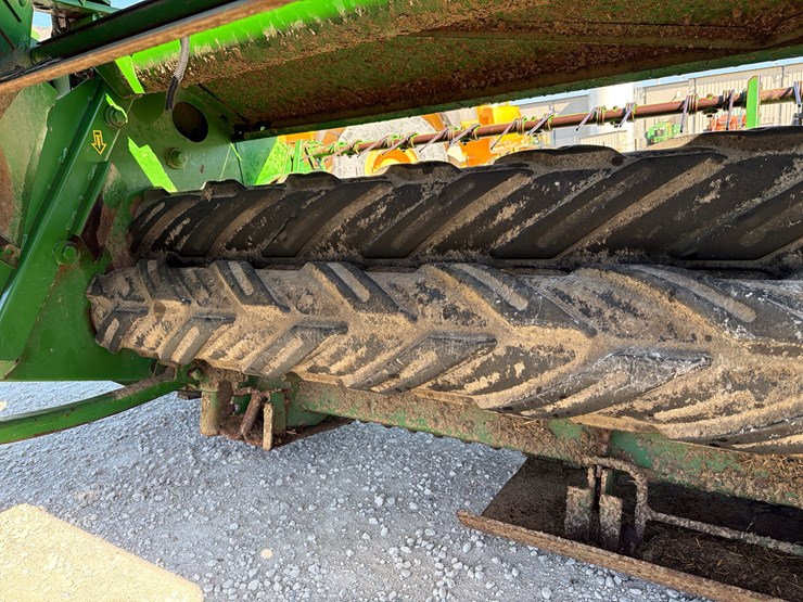 john-deere-820-image-6