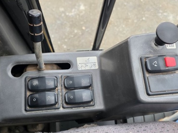 2018-caterpillar-m322f-image-74