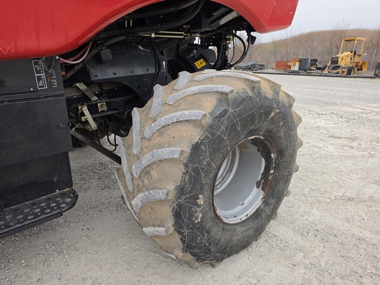 2013-case-ih-8230-image-15