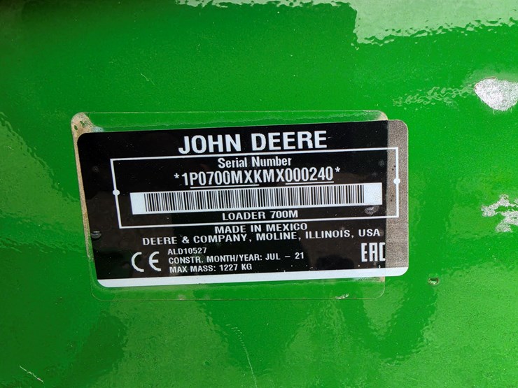 2021-john-deere-700m-image-8