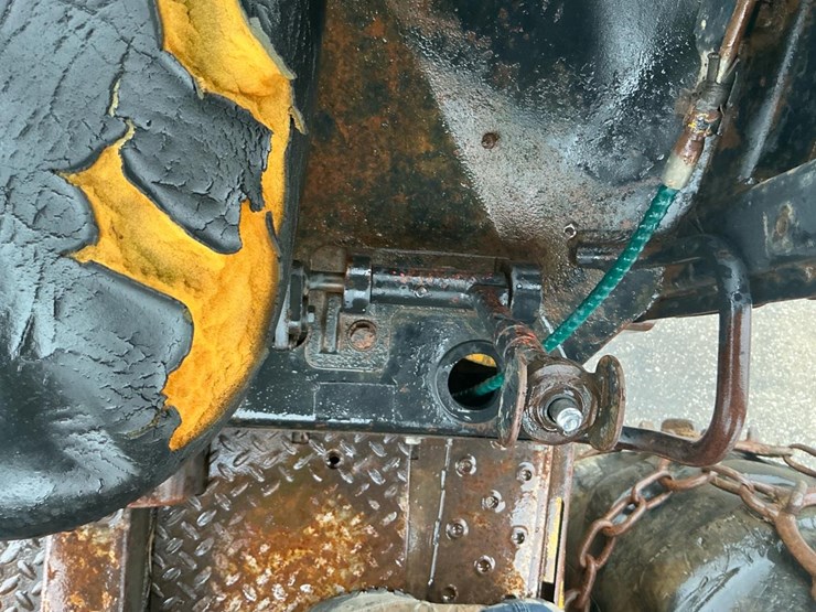 1989-john-deere-640d-image-30