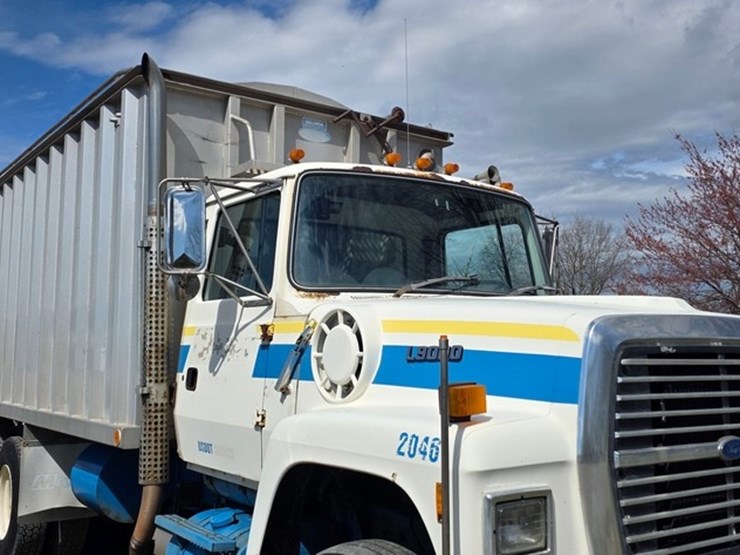 1991-ford-l9000-image-38