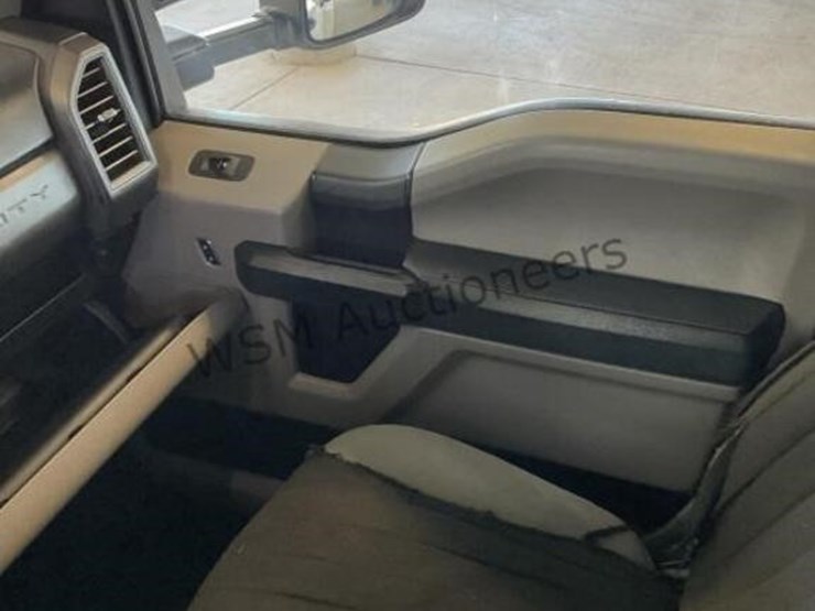 2017-ford-f550-image-22