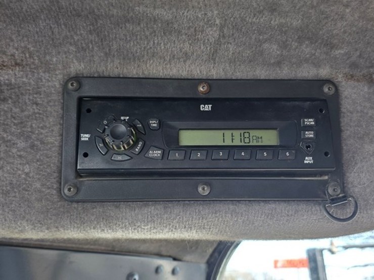 2014-caterpillar-740b-image-98