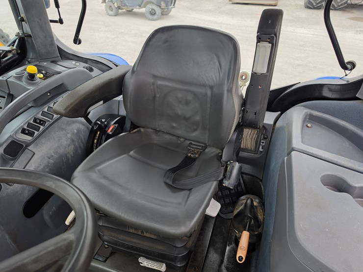 2006-new-holland-ts110a-image-13