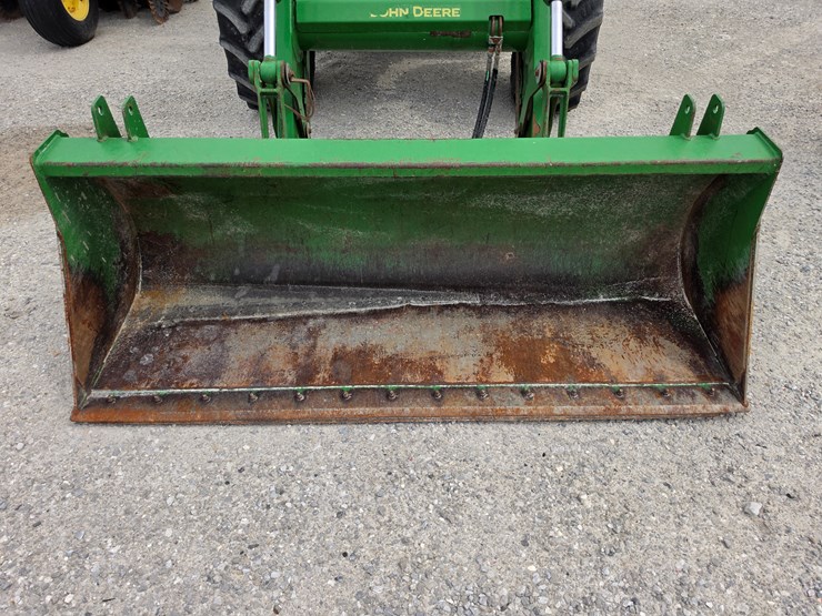 2017-john-deere-6120m-image-3