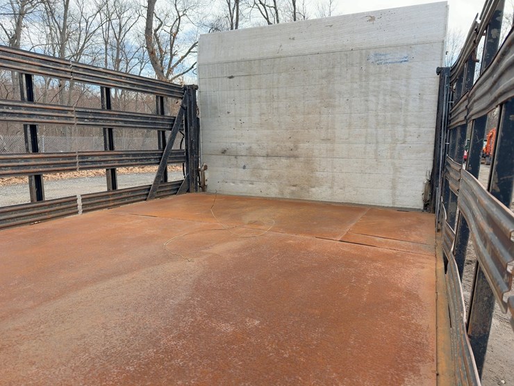 2014-mitsubishi-fuso-fe160-image-14