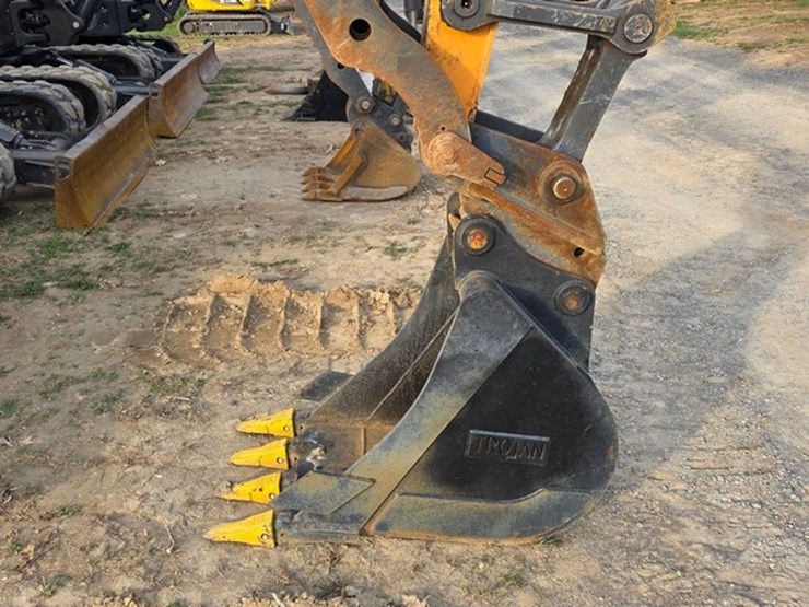 2021-case-cx80c-image-8