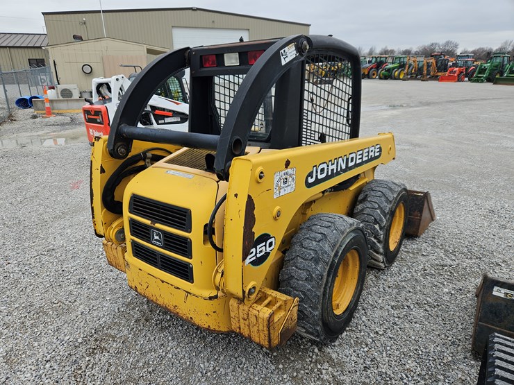 1999-john-deere-250-image-16