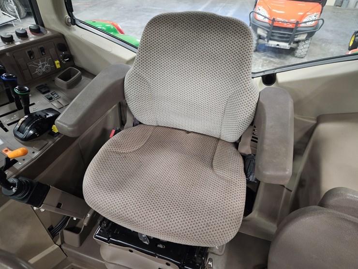 2020-john-deere-6145m-image-17