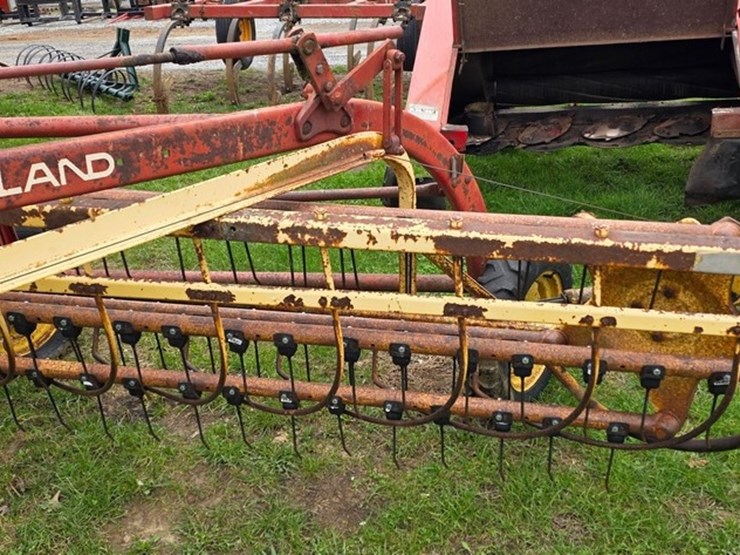 new-holland-258-image-7