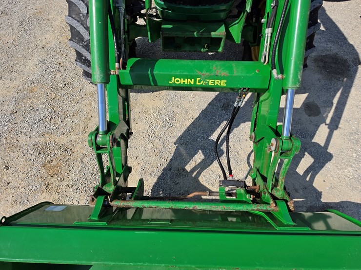 2017-john-deere-6110m-image-5