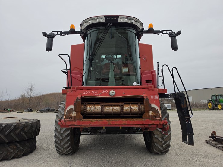 2013-case-ih-8230-image-2