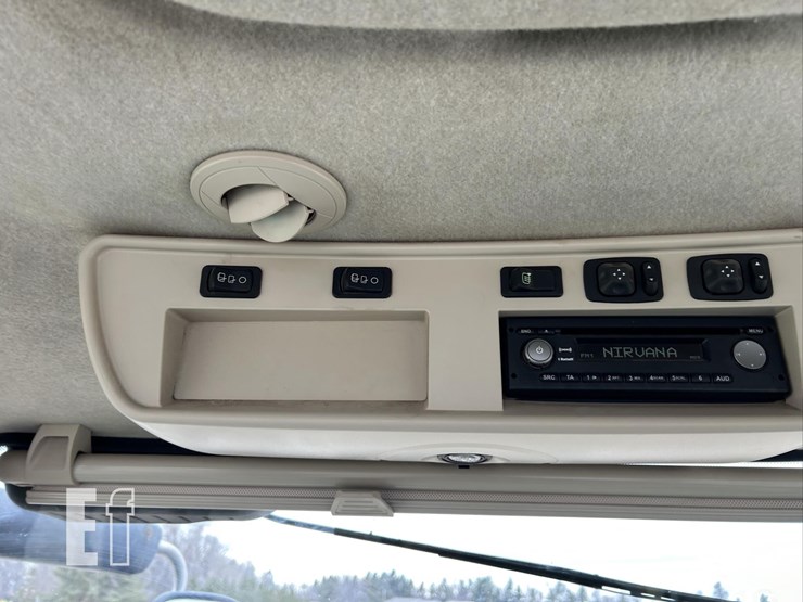 2014-john-deere-8320r-image-64