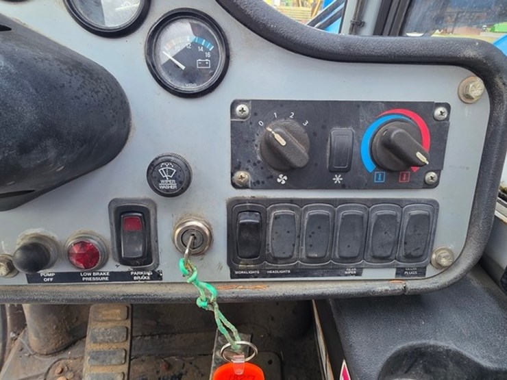 2011-genie-gth844-image-49