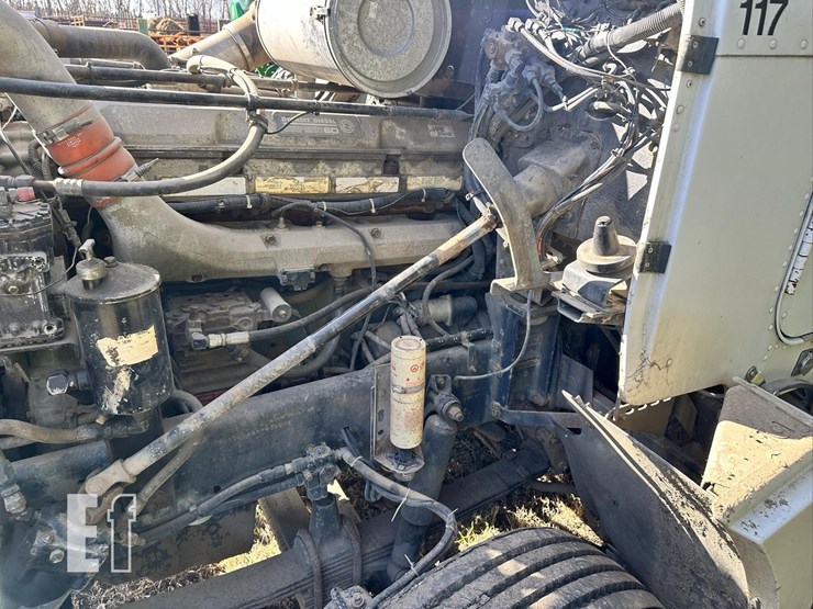 1991-freightliner-fld120-image-61